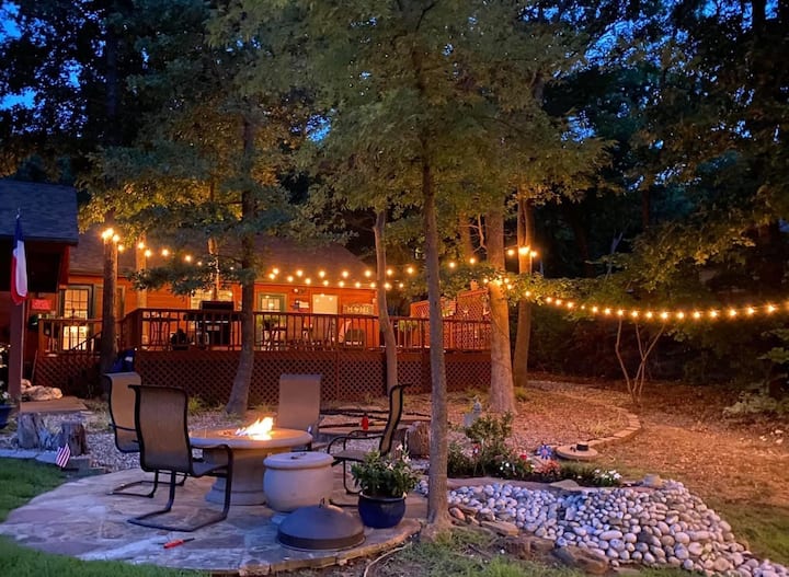 Lake Cabin 1 Mile to Lake Texoma, Pets Houses for Rent in