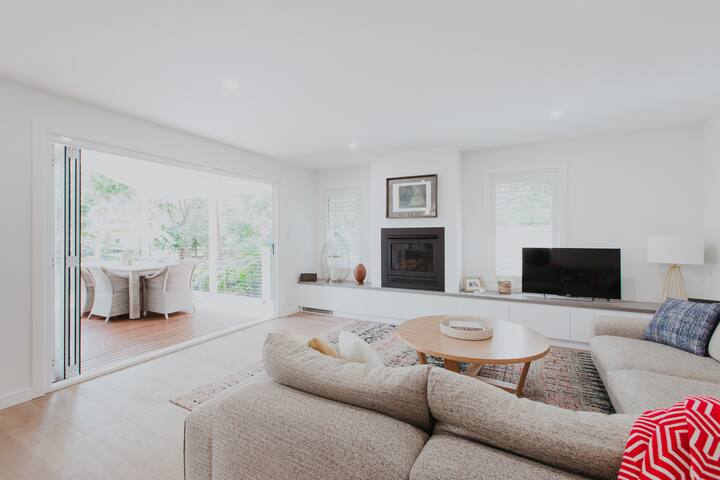 Heavenly Hampton’s Beach House gallery image 5