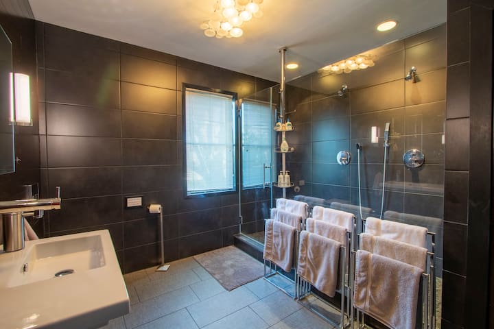 harrison haus gallery image 3