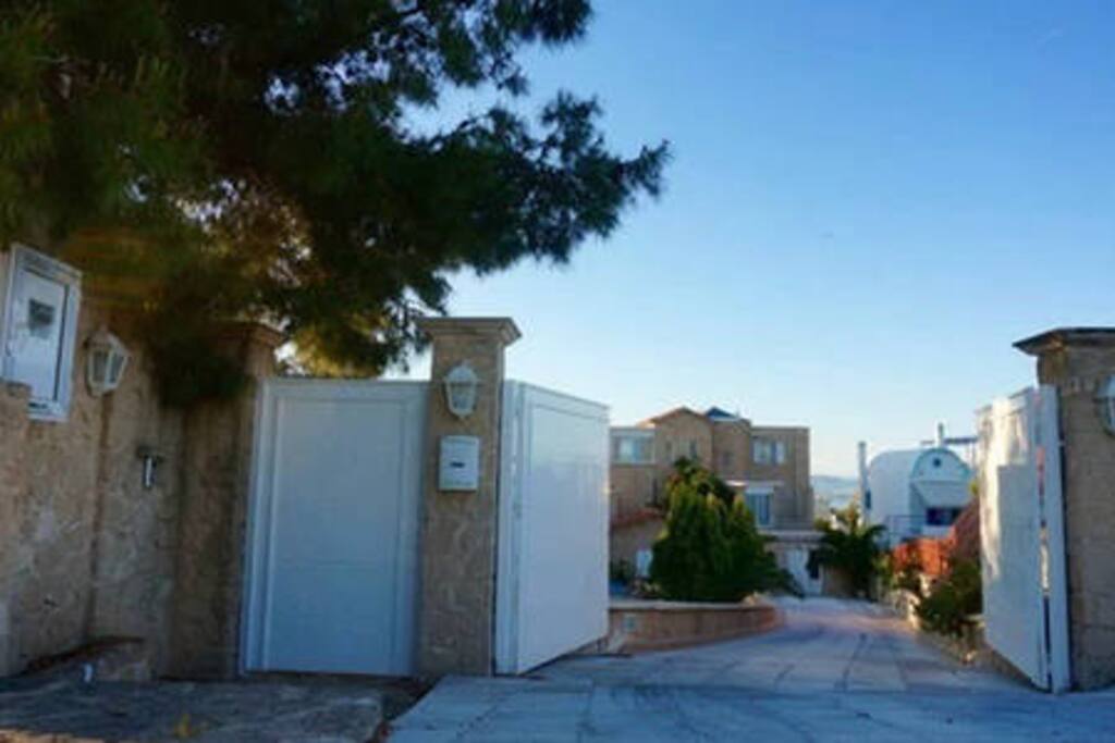 Villa Janet, Main Gate & Garage Doors