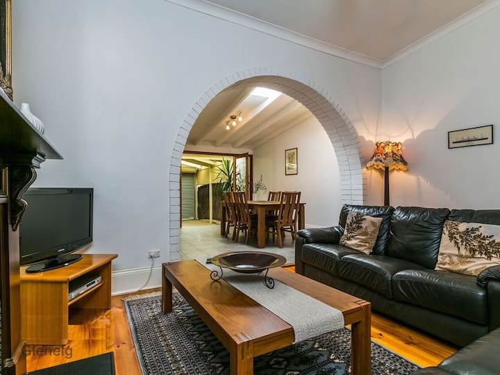Gordon Street Cottage - Glenelg