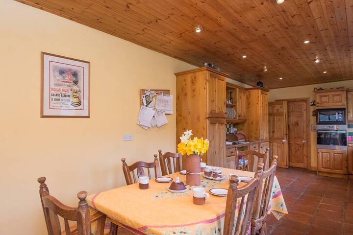 Large 5 bed home in Shankill Village South Dublin gallery image 4