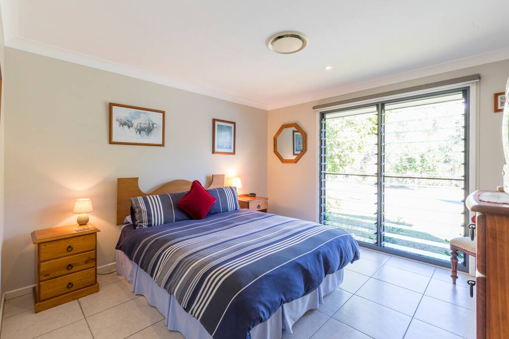 Guest bedroom 1