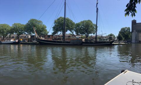 Korevaer, nice ship on the outskirts of Leiden