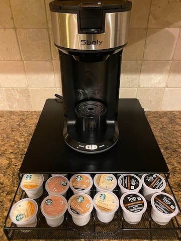 Spacious Comfy Renovated 4BR, quiet neighborhood gallery image 5