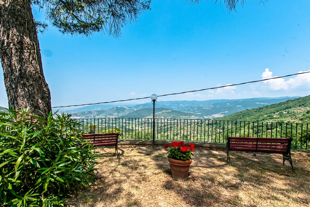 Vista dal giardino