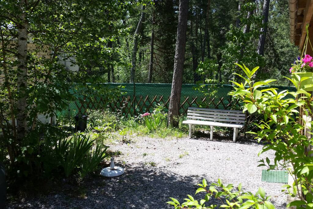le jardin devant le mobile home sans vis a vis