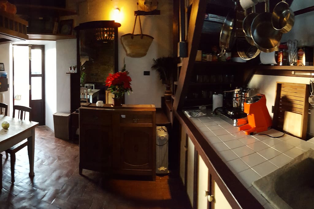 1.planta: entrada; cocina-salón ( kitchen and entrence )