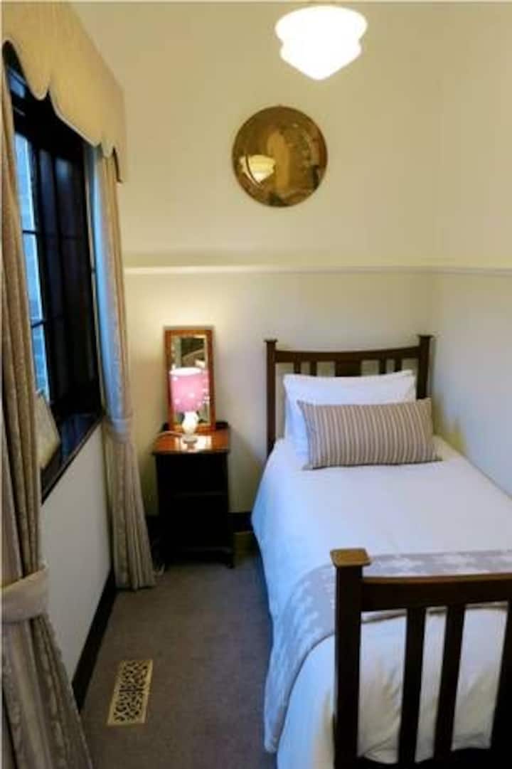 3号卧室是一间舒适的单人房