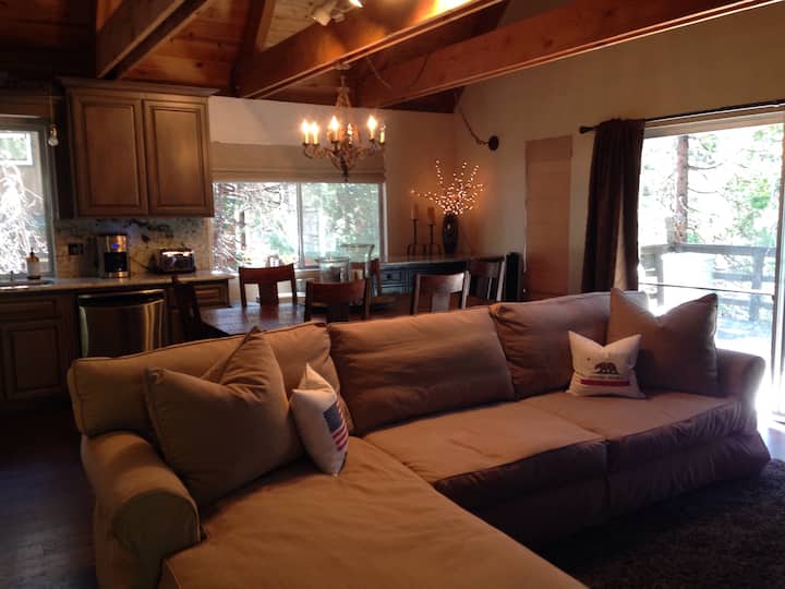 Lake Almanor Country Club Cabin - Chester, CA