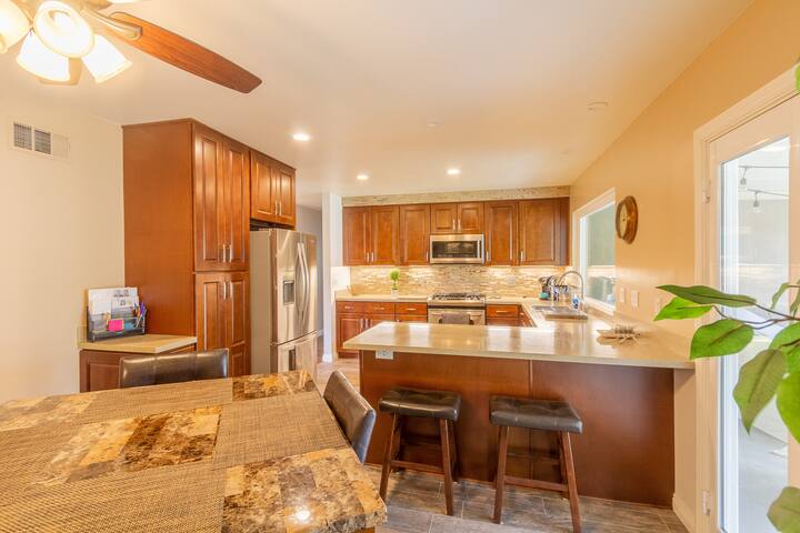 195 S Los Timbres St Orange Ca 92869 House For Rent In Orange Ca Apartments Com