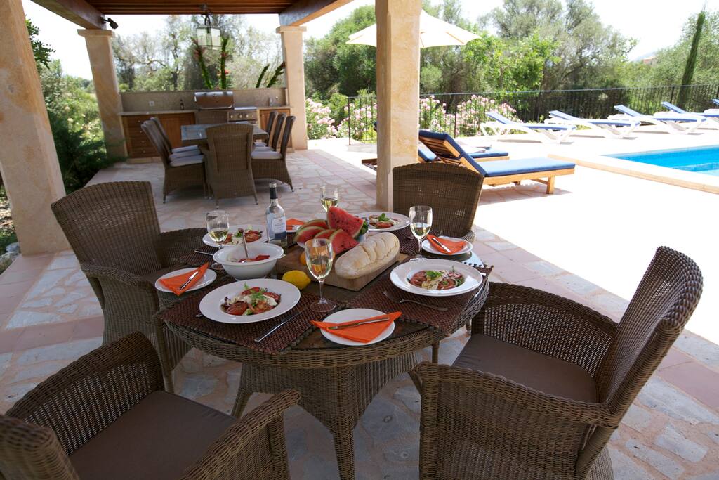 Lots of out door dining space