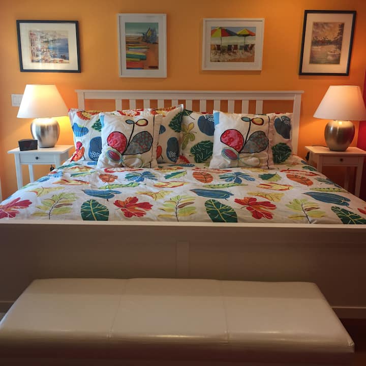 Camera matrimoniale con letto king size 