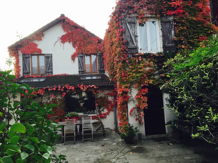 La maison aux couleurs de l'automne