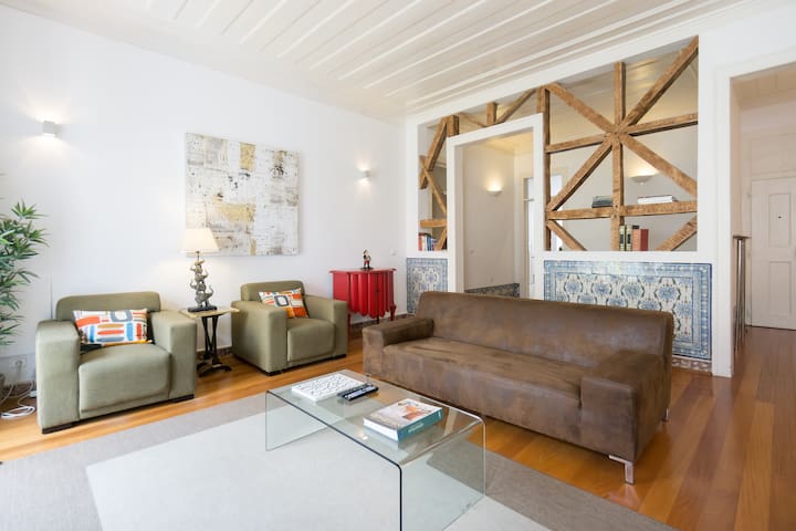BAIRRO ALTO – Spacious & Stylish