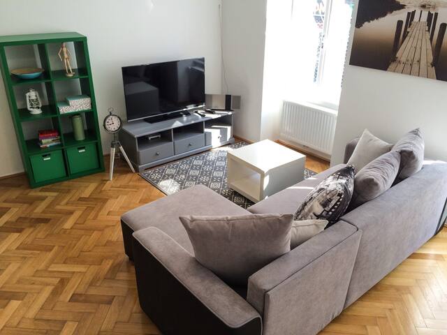 Lovely City Apartment gallery image 3