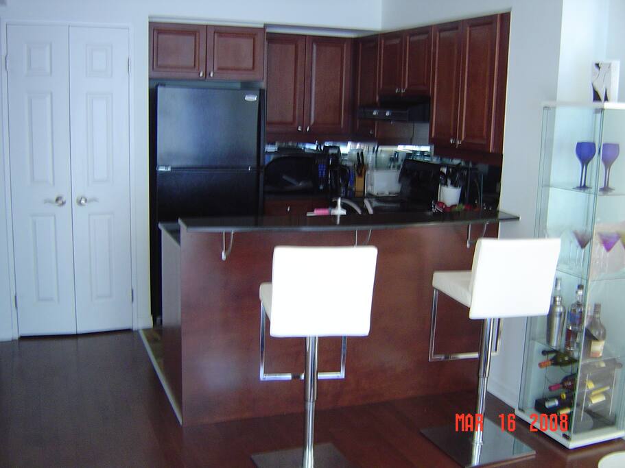 Kitchen and breakfast bar