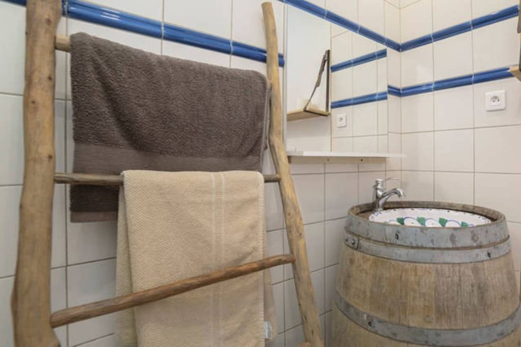 salle de bain avec toilette sèche