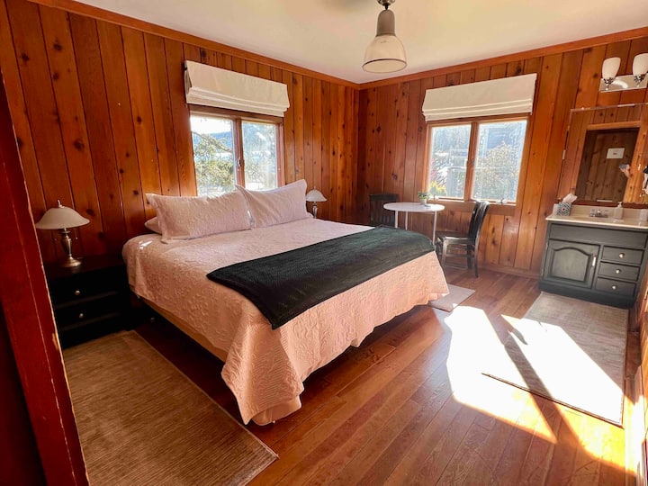 King Bedroom