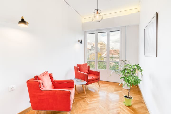 Spacious 4BED 4BATH flat near Archaelogical Museum