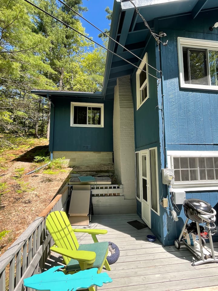 Cottage in the woodsLake MI access Cottages for Rent in Pentwater