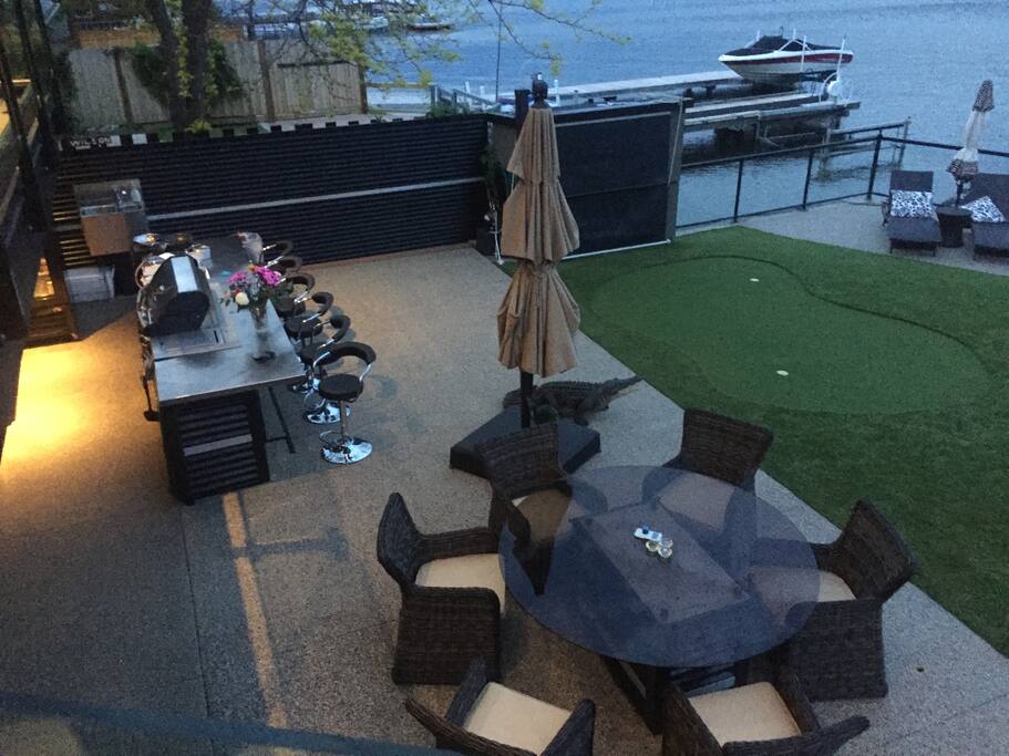 Outdoor Kitchen, Gas BBQ, Fridge, Seating, Firetable