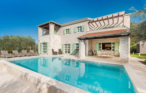 Luxury and design villa **** NEW