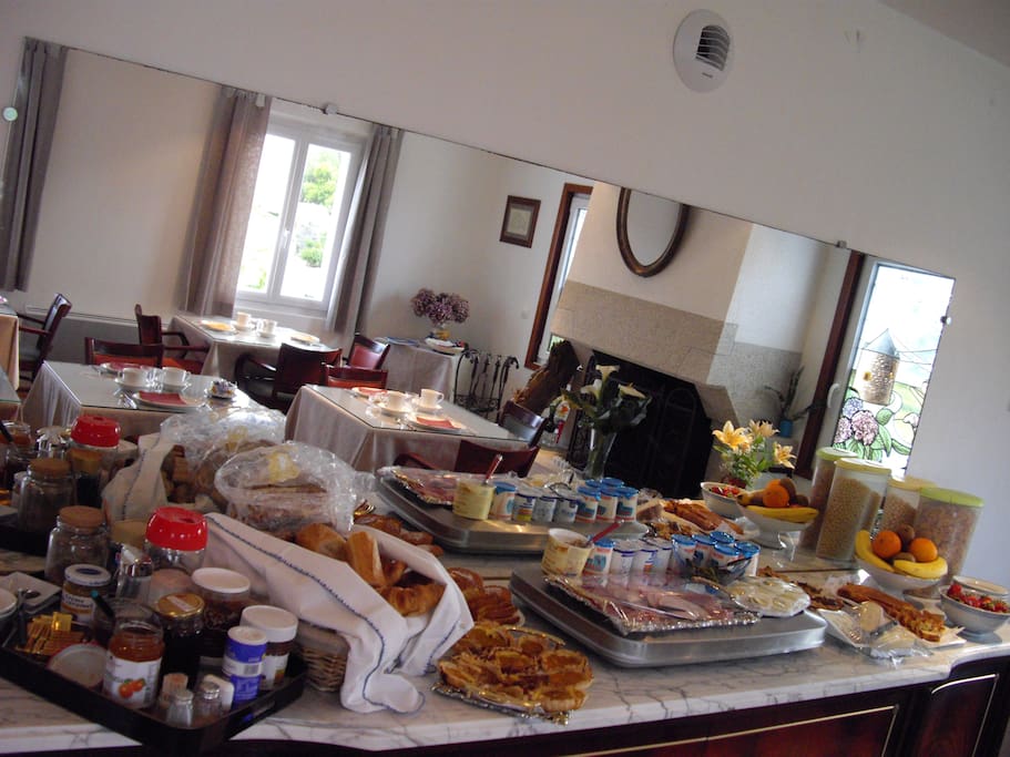 buffet petit dejeuner