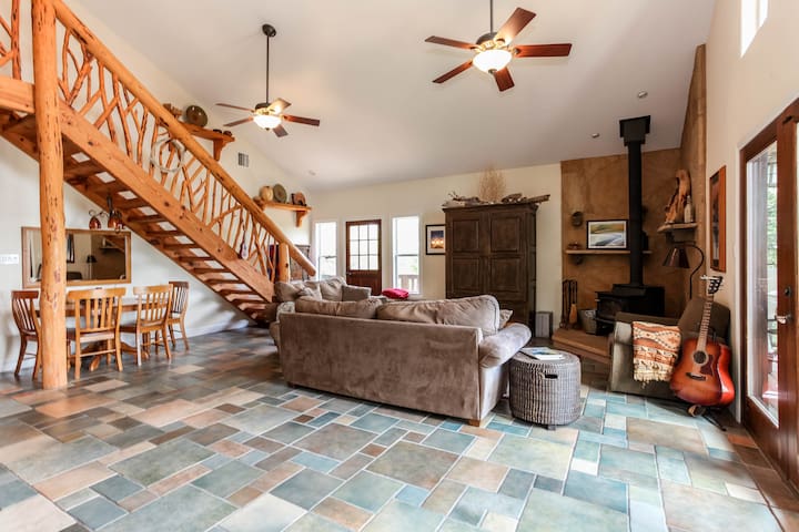 3 Story House Over Lake Austin gallery image 4