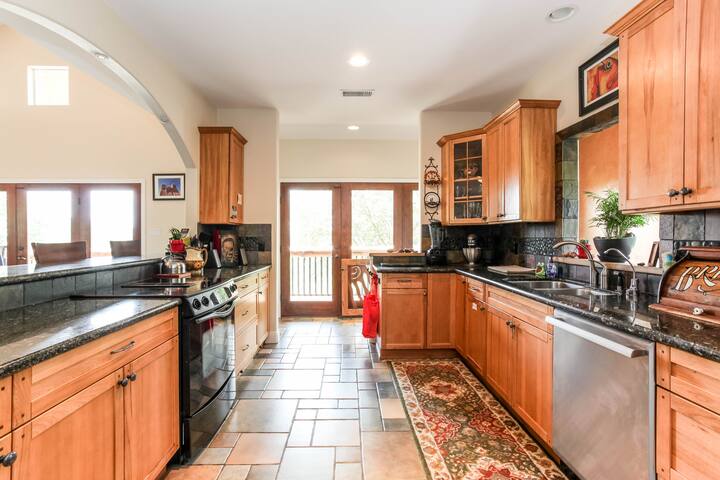 3 Story House Over Lake Austin gallery image 2