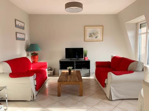 Top performing Airbnb: Apartment close to shops and the beach. in Saint Malo