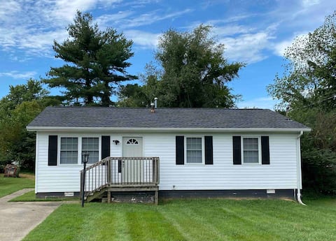 Modern & Centrally Located 3BR