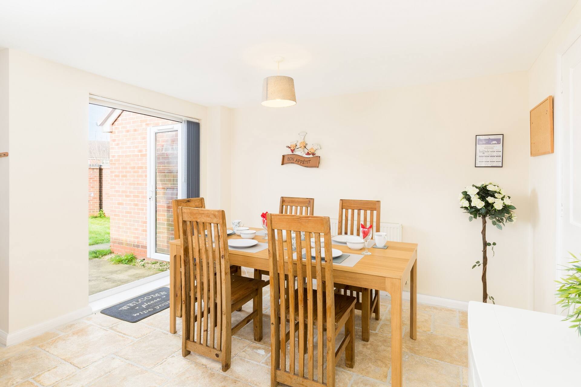 5 bed house with free parking in quiet location — zdjęcie 4