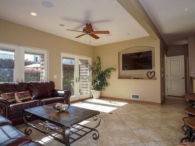 Amazing Luxurious Beach Retreat, Sleeps 10 gallery image 4