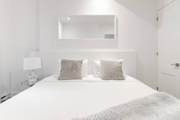 Disinfected Chic Apartment in Trendy Mile End gallery image 4