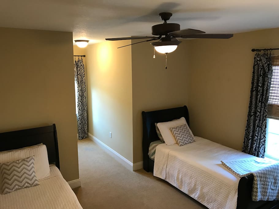 Guest Rm 2: Two twin size beds