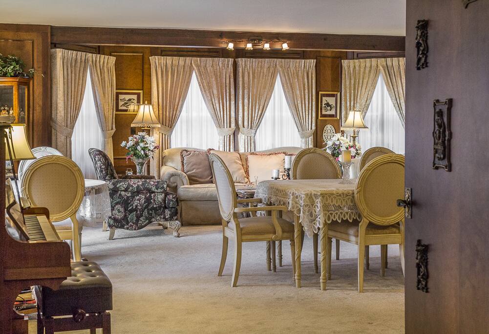 Large Room for Family Gatherings
