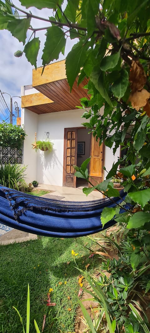Bangalo with private garden in the center