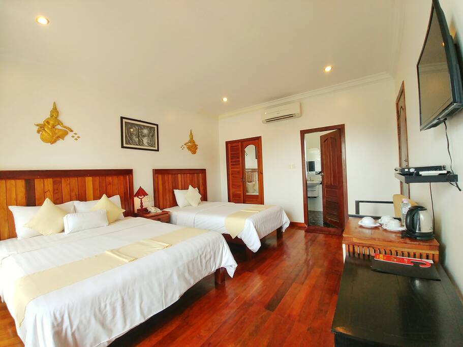 Deluxe Family Room