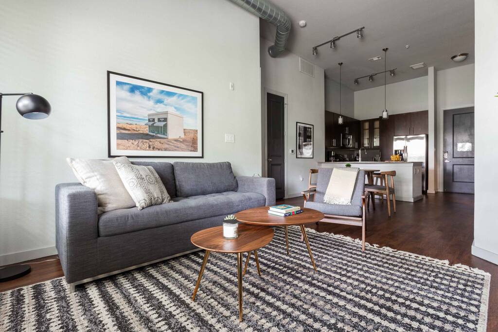 Stylishly furnished apartment with separate dining and living area