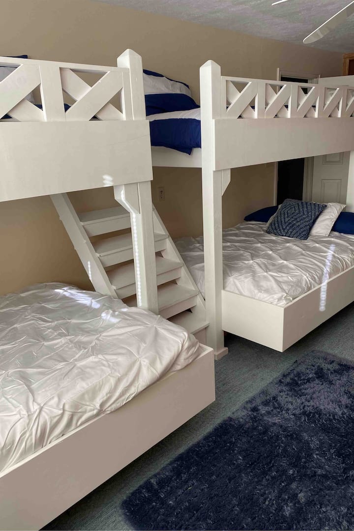 Chambre avec lits superposés... 6 couchages