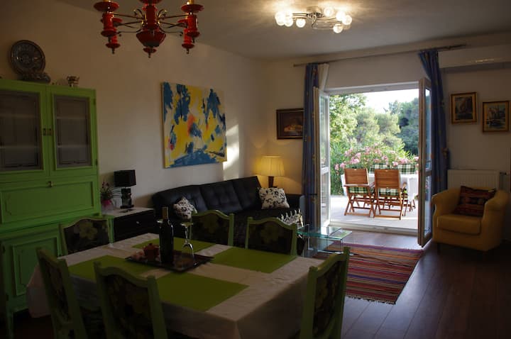 סלון עם מרפסת 2