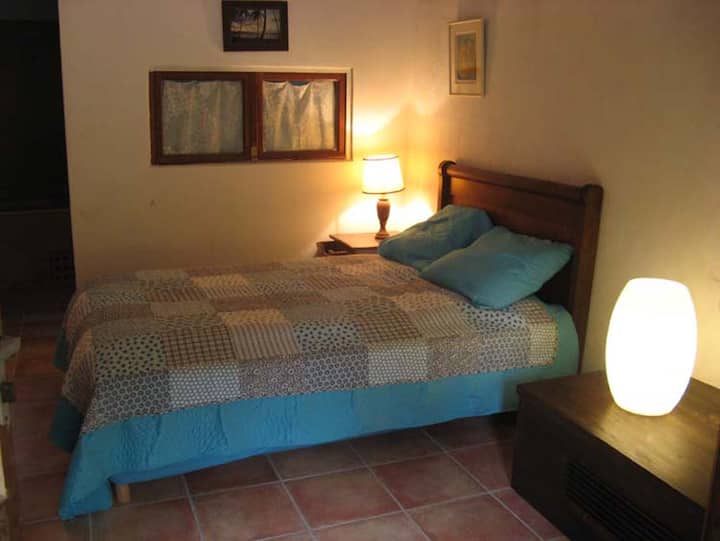 9 dhoma gjumi në katin e parë me banjë ngjitur