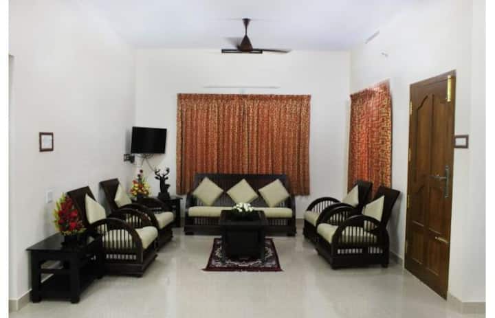 Grace Guest Homes- Three-Bedroom Villa