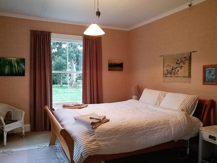 Spavaća soba 3. Bračni krevet (160x200) i pristup verandi na katu. 