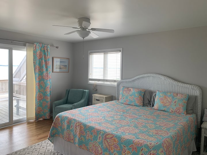 Veľká manželská posteľ na druhom pos 