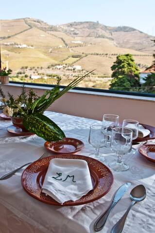 Sala de Refeições com vista sobre o Rio Douro