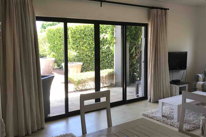 Cottage in security Estate with tennis court gallery image 5