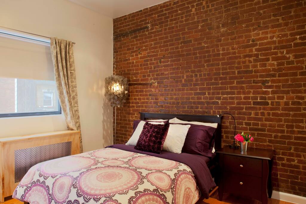 Bedroom - Very comfortable full size bed