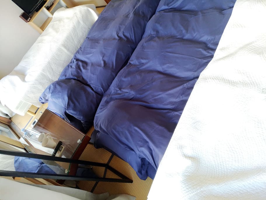 2 futon, max 4 people